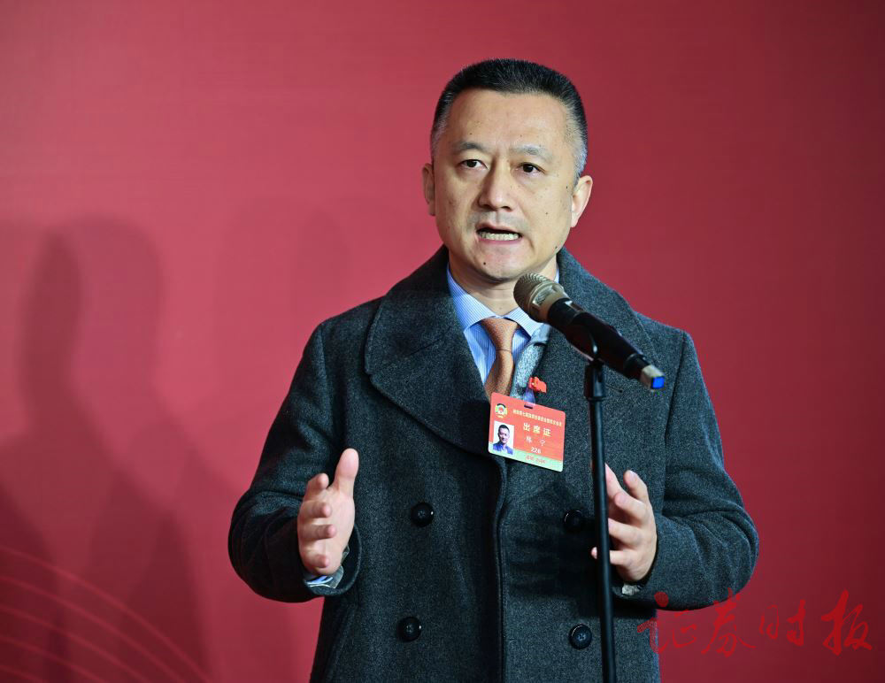 陈宁.jpg