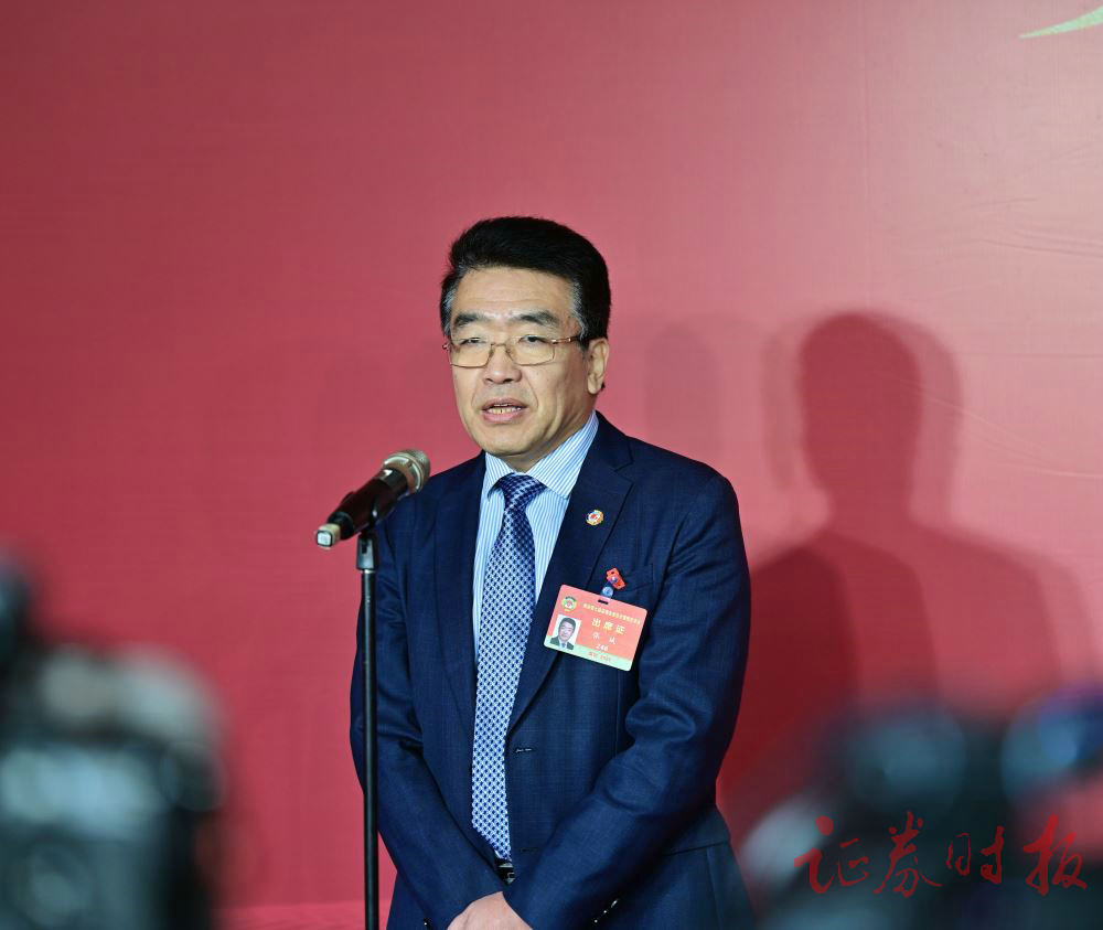 张斌.jpg
