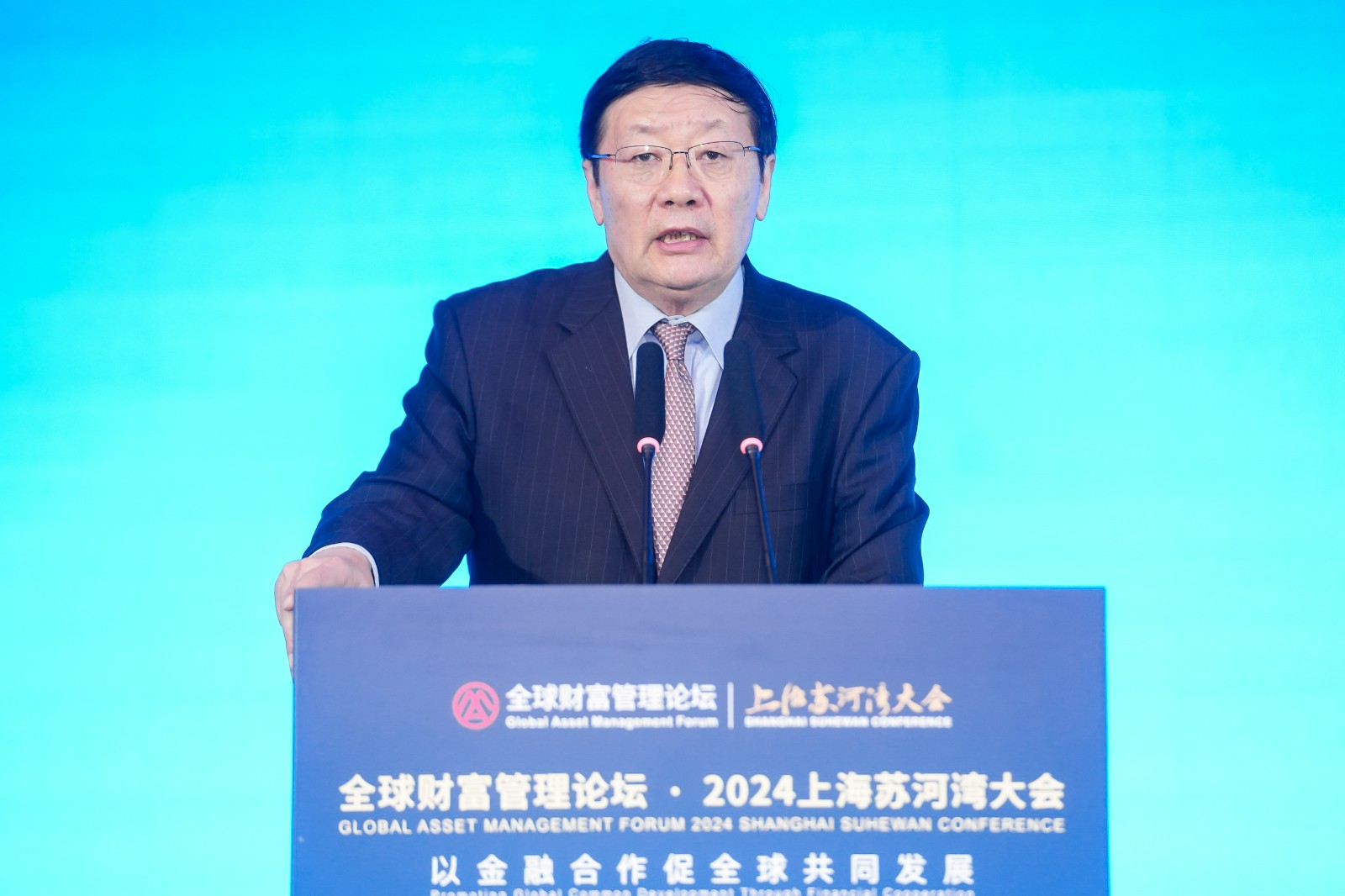 楼继伟.jpg