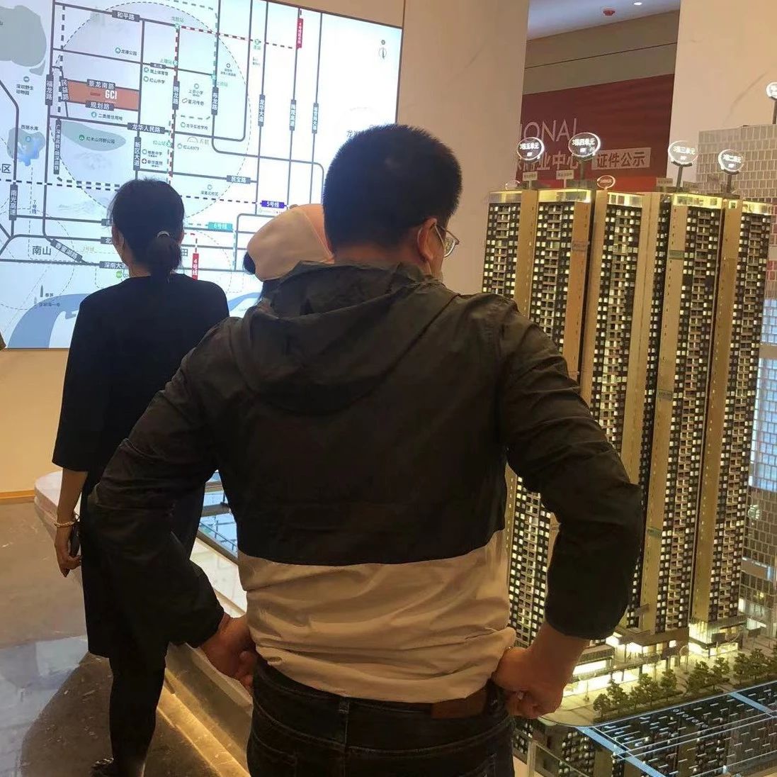 实探深圳人才房：比周边新盘便宜近3万！规则挺“友好”，到底有多香？