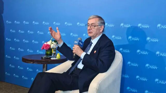 3月25日,斯洛文尼亚前总统图尔克在博鳌亚洲论坛2026年年会上接受媒体采访。(第一财经记者 程程/摄)