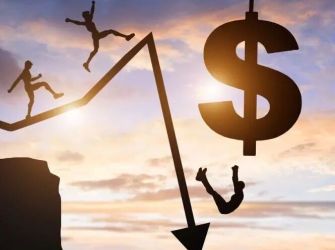 新基金经理上任就亏了30%！基金换人，该如何应对？